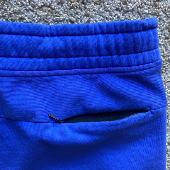 On Running Men’s Sweat Shorts Blue Athletic Run on Clouds Sz S - Picture 11 of 11
